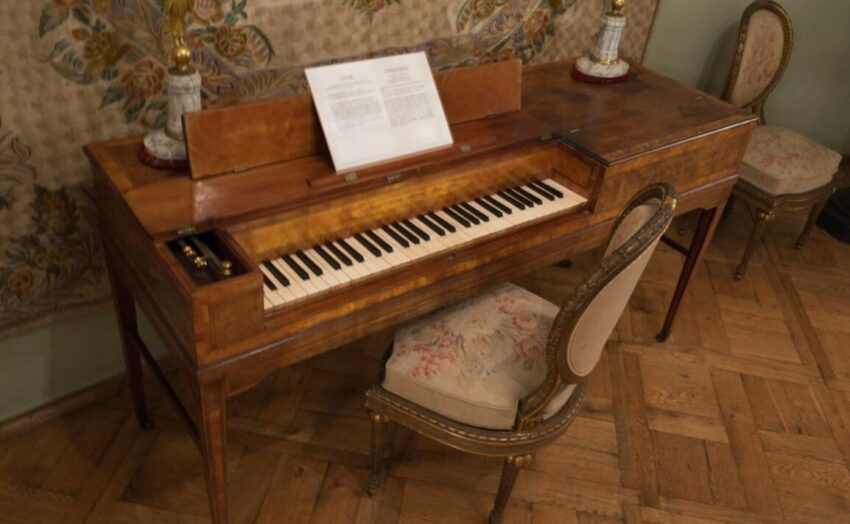 what is Upright piano